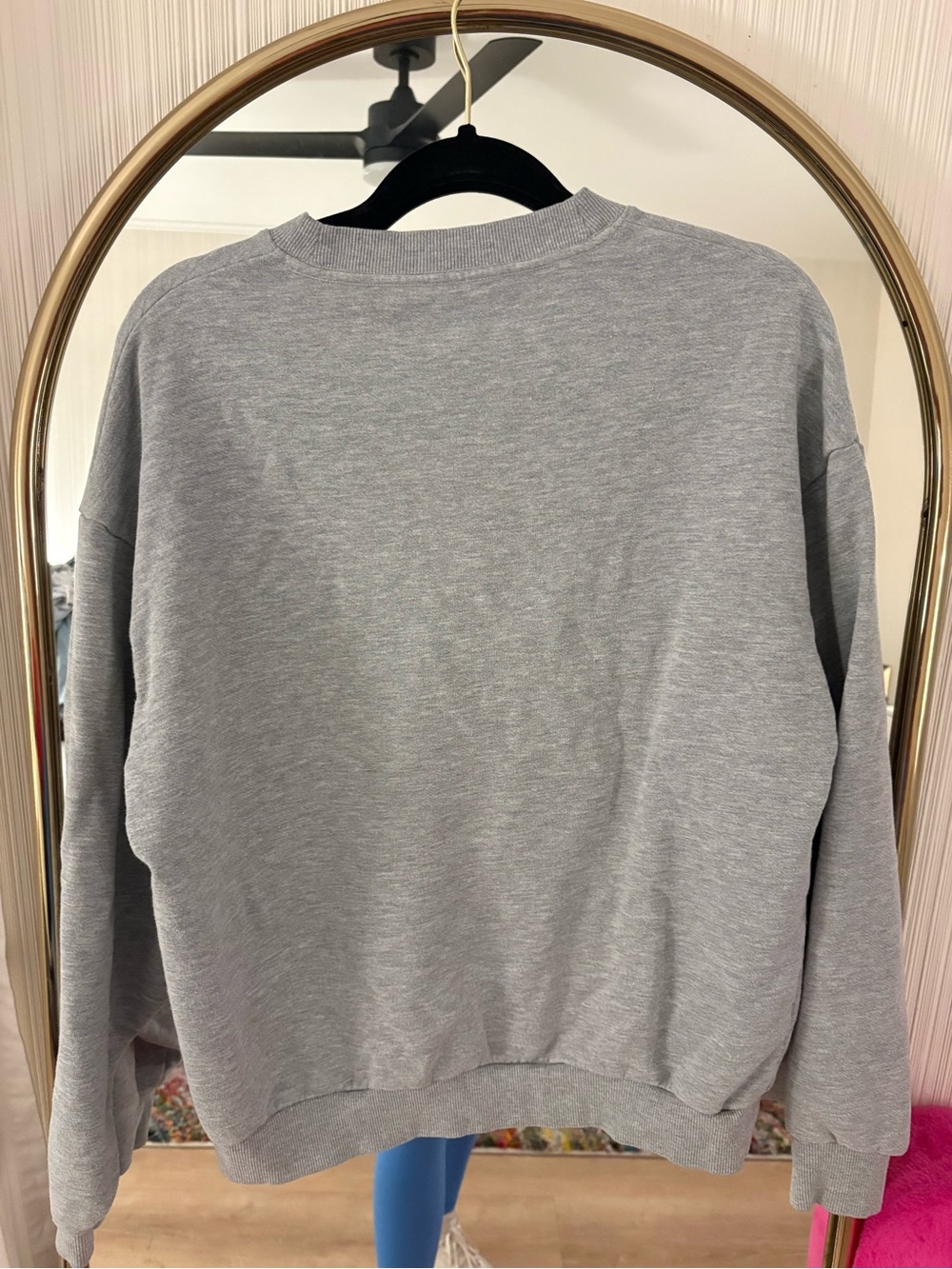 ALO Yoga Womens Light Gray Crewneck Pullover Sweatshirt - Picture 2 of 2